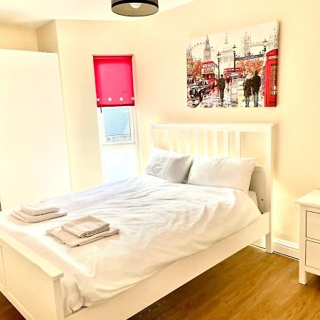 Holiday Flat In Central Slough Near To London Heathrow And Windsor With Free Car Park Екстериор снимка